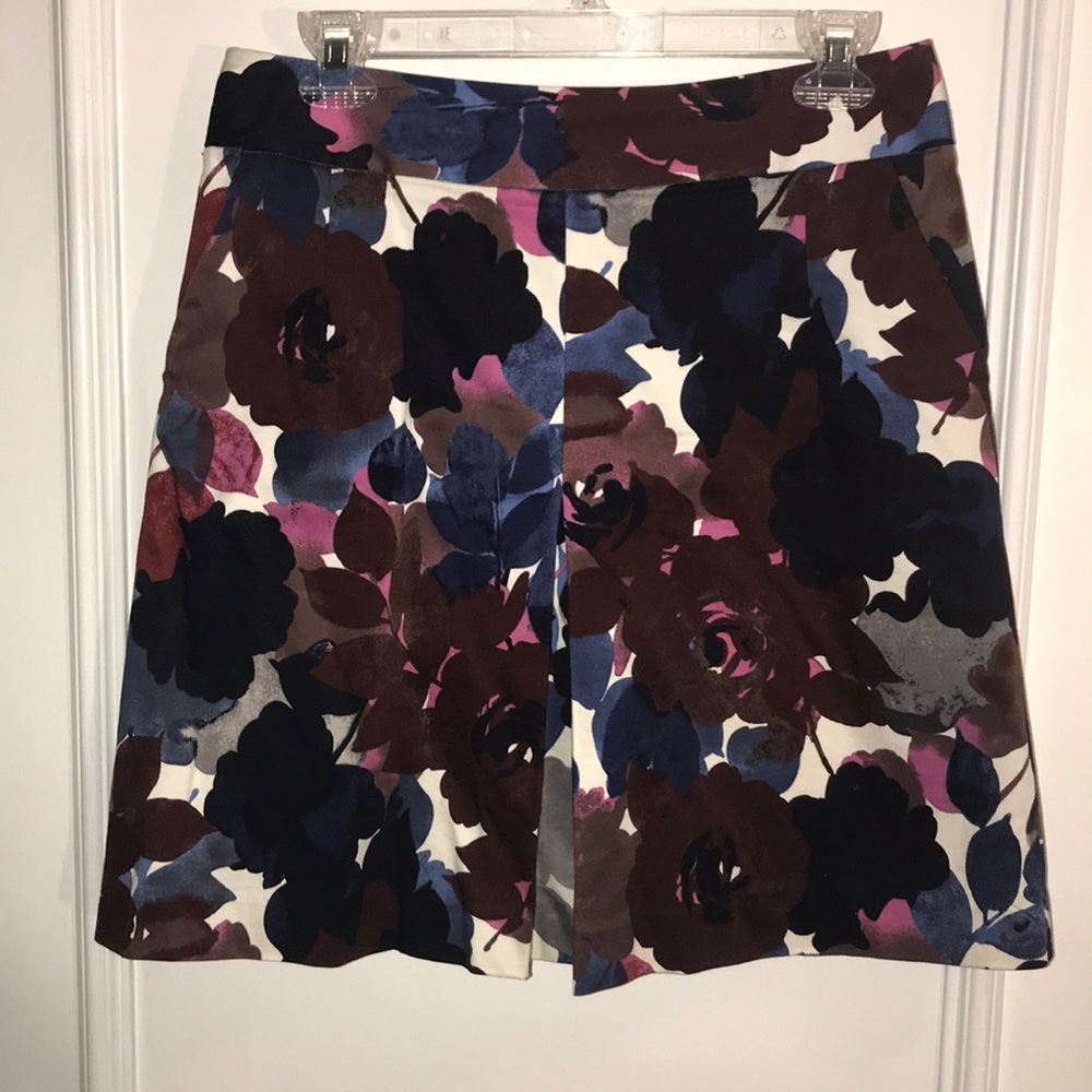 Express Design Studio Printed skirt with Pockets!